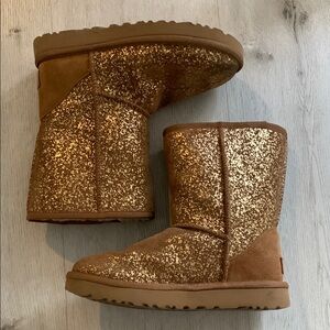 Women's‎ UGGS Classic Shirt Glittery Wool Boots